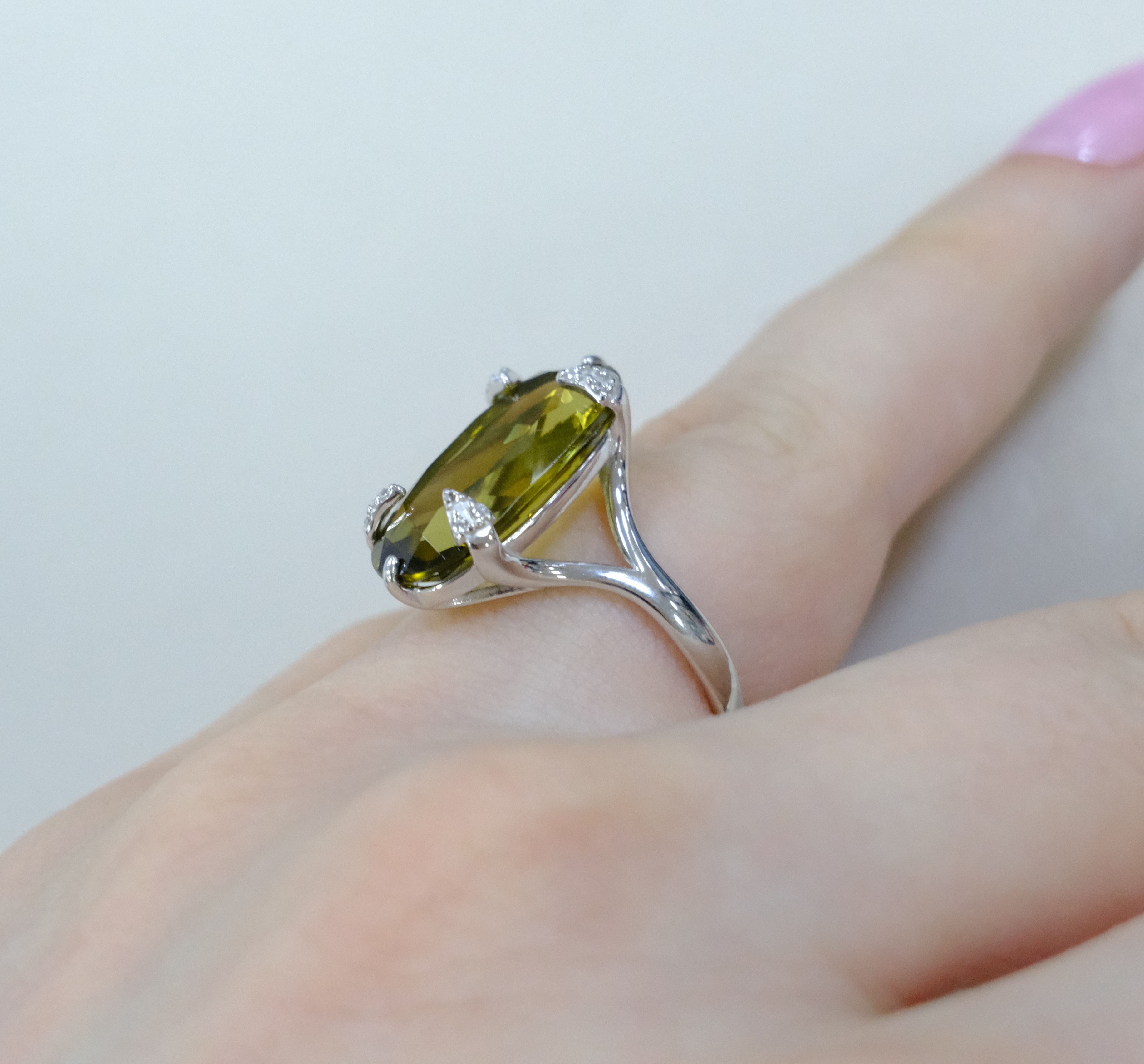 Серебряное кольцо с кварцем